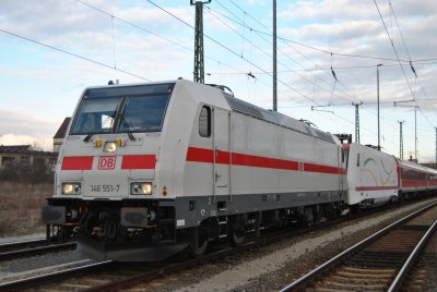 146 551-7 mit 128 001-5; ©Steffen Kloseck